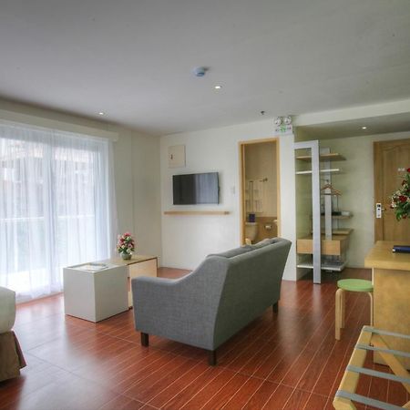 Fersal Hotel Makati Avenue Makati City Kültér fotó
