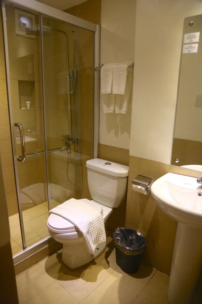 Fersal Hotel Makati Avenue Makati City Kültér fotó